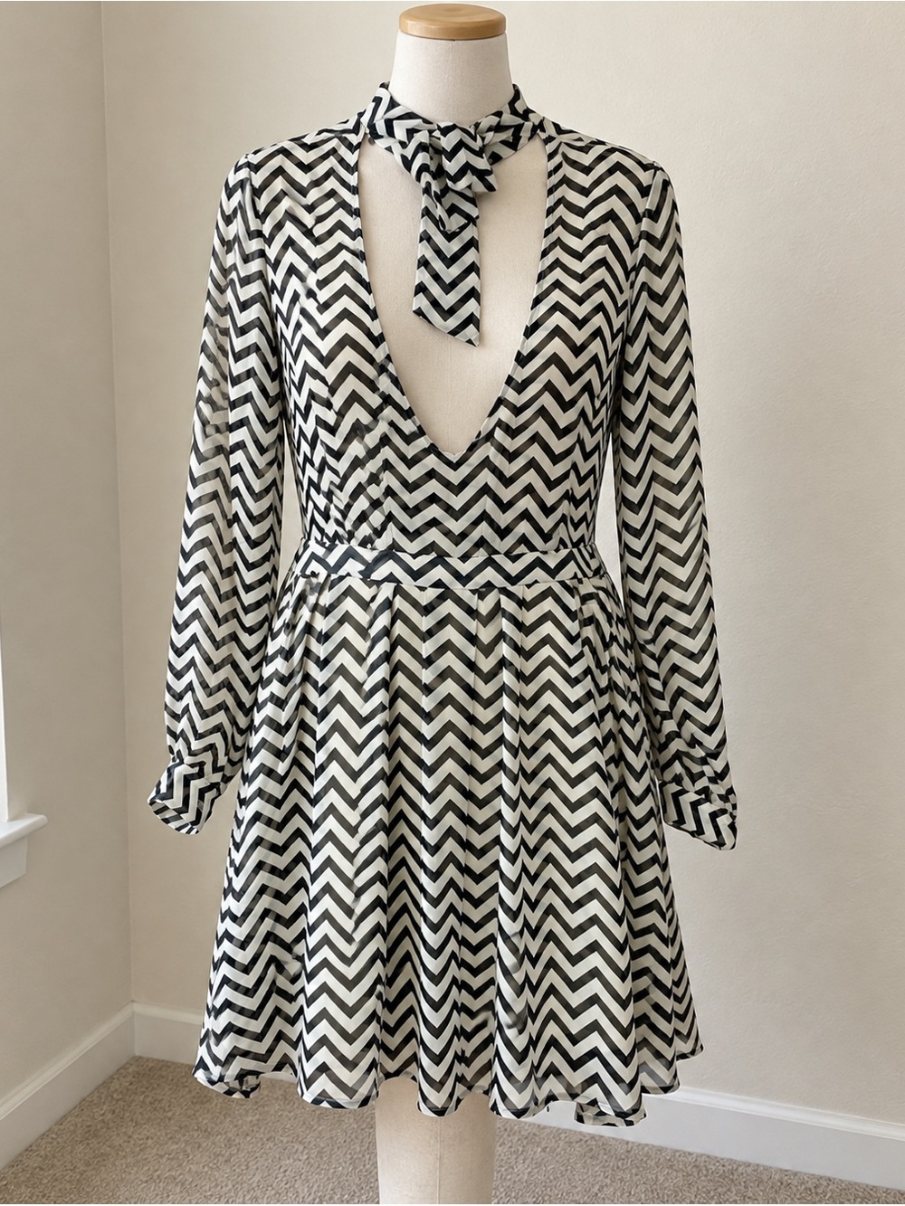 Forever 21 Black and White Chevron Tie-Neck Long Sleeve Dress
